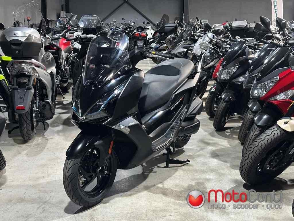 KYMCO Downtown GT 125 ABS TCS 10/2025 - 2.698 km, Ophalen, 125 cc, Zo goed als nieuw, Benzine