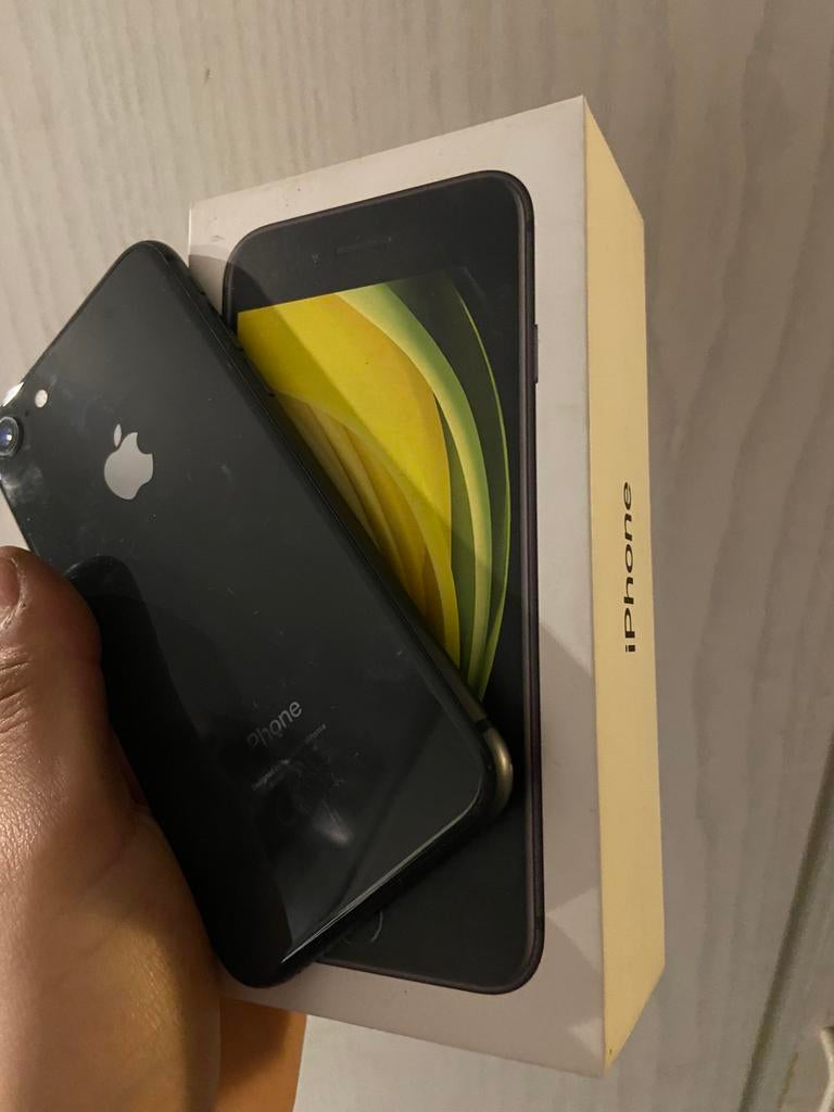 iPhone SE 2020 128GO, Telecommunicatie, Mobiele telefoons | Apple iPhone, Ophalen of Verzenden, Zo goed als nieuw, IPhone SE (2020)