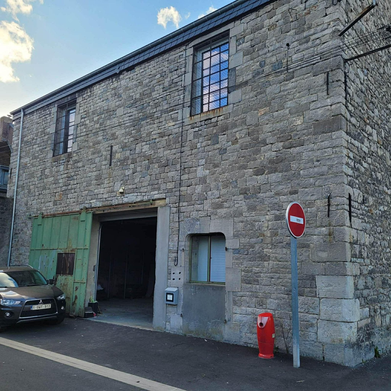 Hangar à Givet à la frontière française