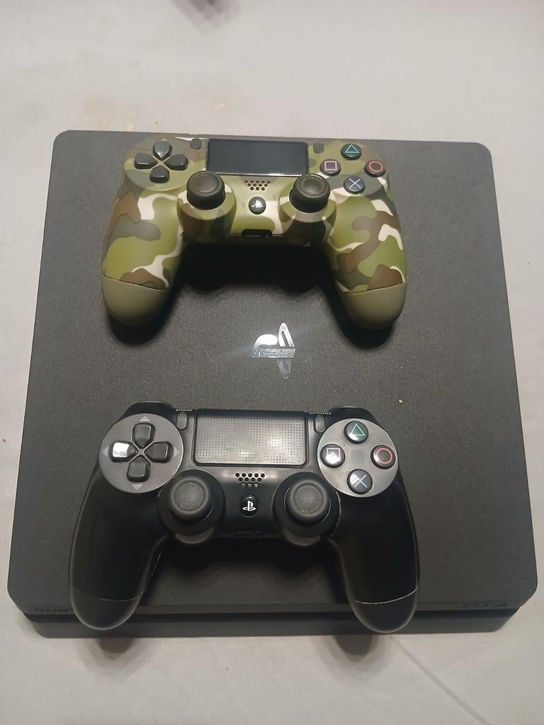 Playstation 4 + 2 controllers, Games en Spelcomputers, Spelcomputers | Sony PlayStation 4, Ophalen