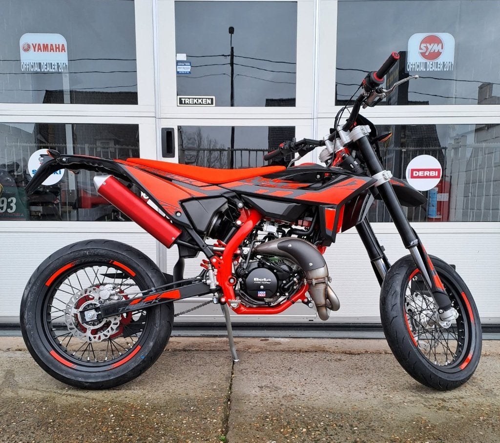 Beta 50 CC RR Motard Track Black Nieuw, Fietsen en Brommers, 6 versnellingen, Nieuw, 50 cc, Ophalen