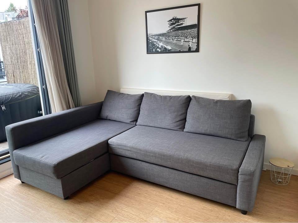 IKEA FRIHETEN converteerbare bank met opbergdoos, Huis en Inrichting, Zetels | Complete zithoeken, Zo goed als nieuw, Hout, Metaal