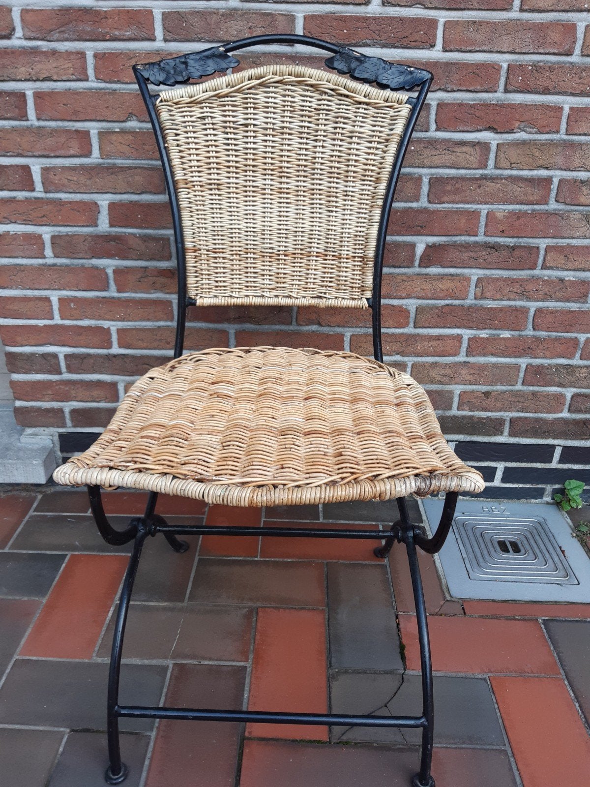 Ensemble de 4 chaises vintage — rotin/canne et structure en, Maison & Meubles, Enlèvement, Noir