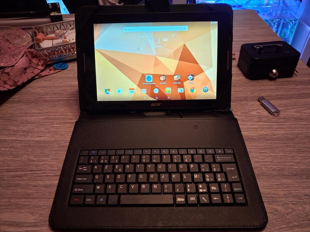 Acer iconia one 10 de 16gb 4core 10 pouces+ etuit et clavier, Informatique & Logiciels, Android Tablettes, 10 pouces