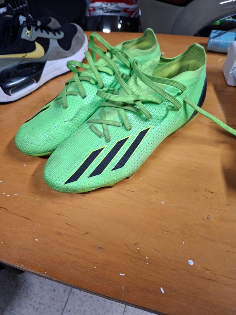 Voetbalschoenen Adidas. Maat 40,5. Weinig gebruikt, Sport en Fitness, Voetbal, Ophalen of Verzenden, Zo goed als nieuw, Schoenen