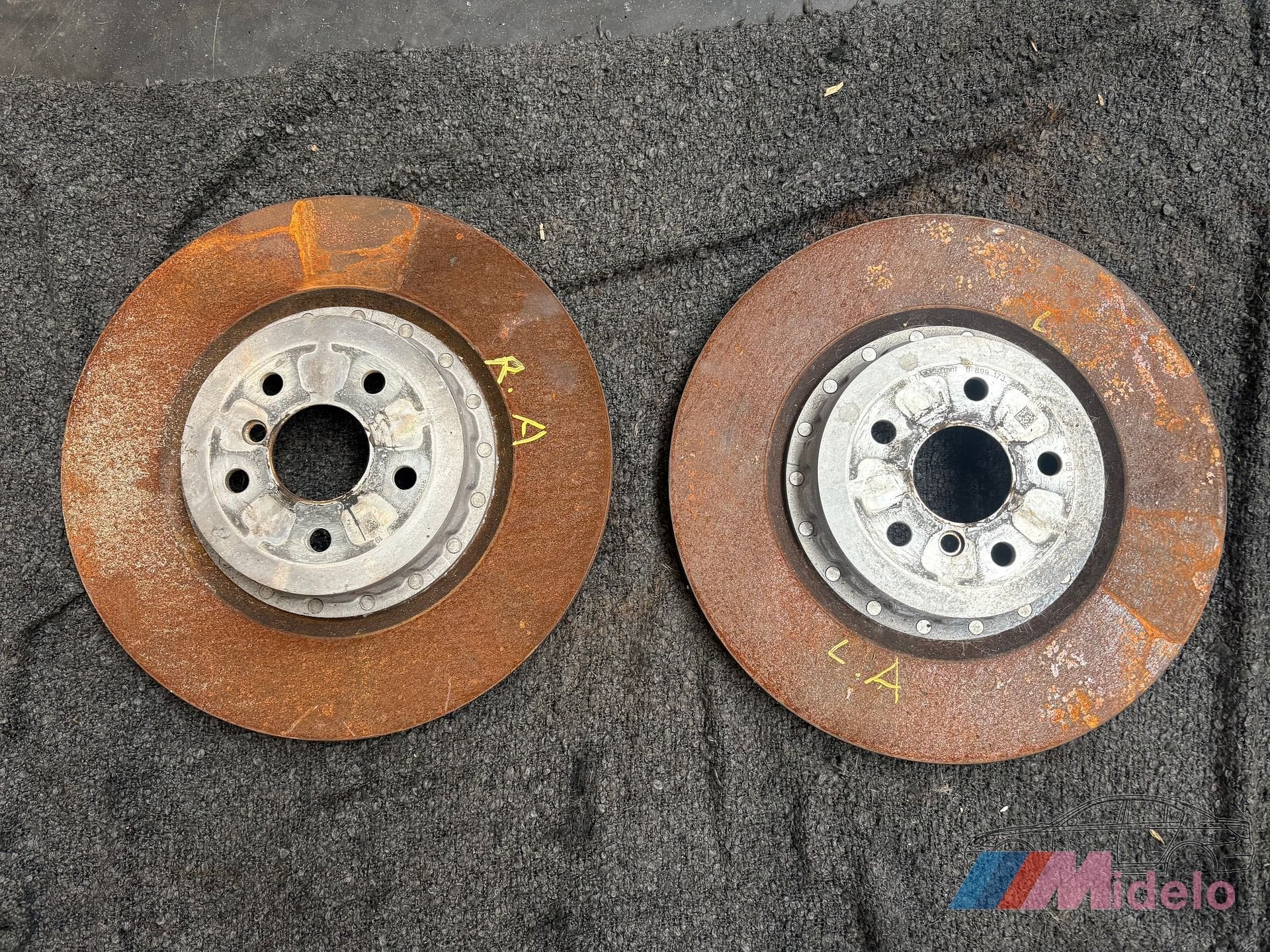 BMW XM (G09) REMSCHIJVEN LINKS & RECHTS ACHTER 6899173, -, Utilisé, -, Enlèvement ou Envoi