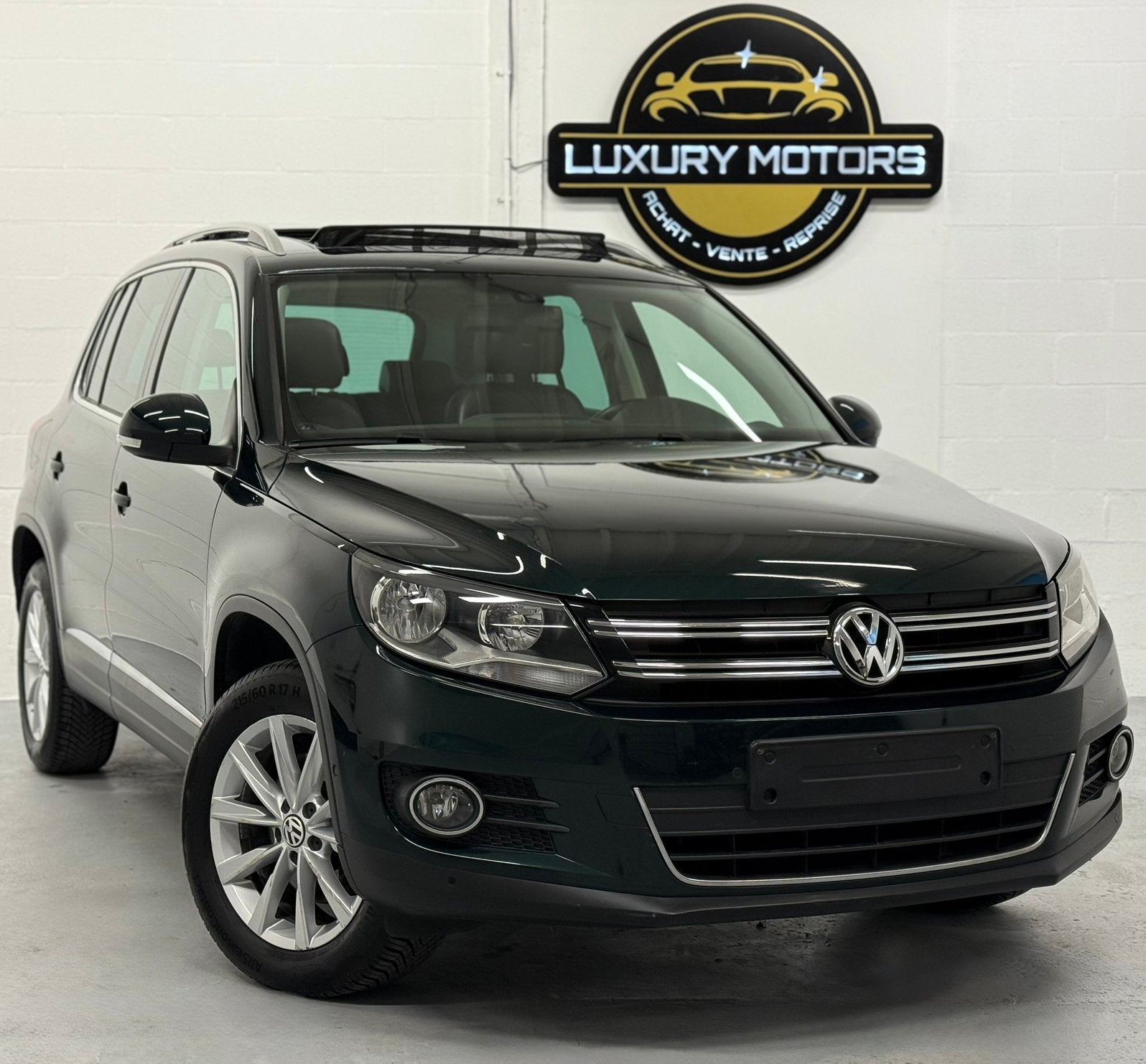 VW TIGUAN 2L TDI 4MOTION AUTOMAAT 1E EIGENAAR *LAGE KM*, Auto's, Zwart, 4 cilinders, Leder, Bedrijf