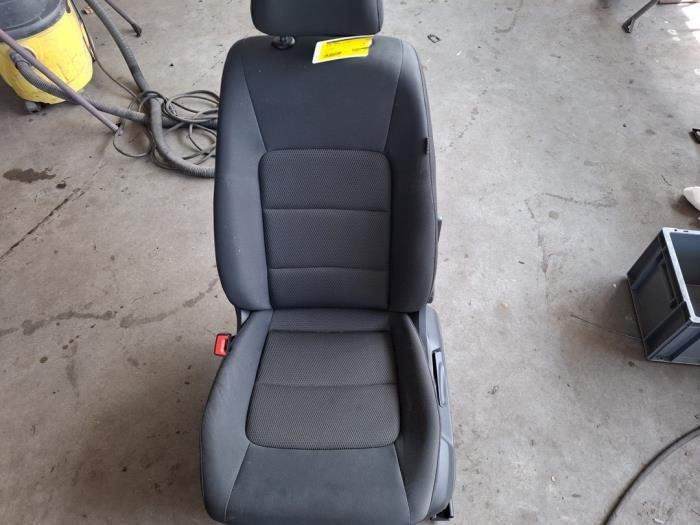 Stoel links van een Volkswagen Golf Sportsvan, Auto-onderdelen, Gebruikt, -, Volkswagen, -