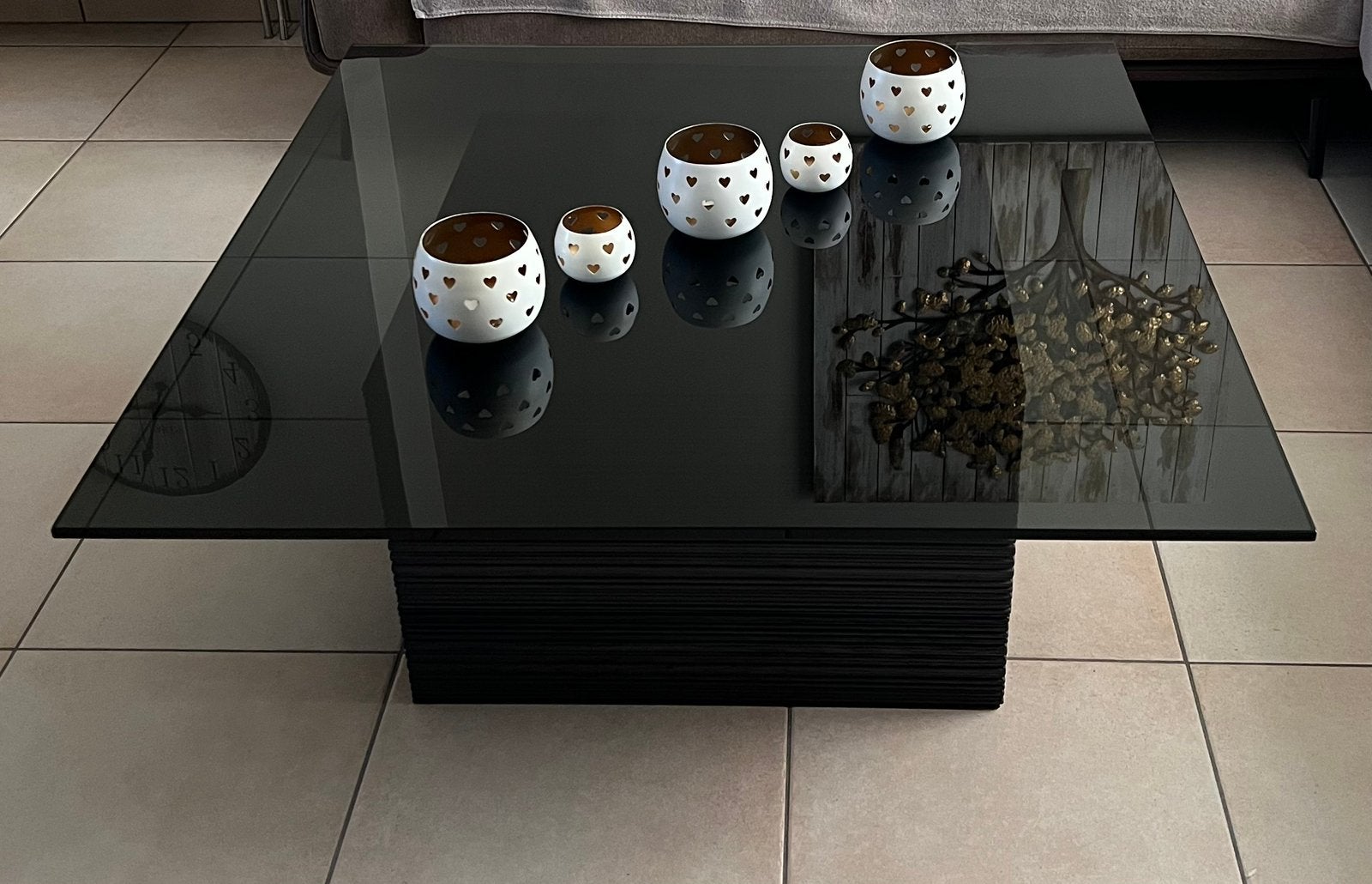 Salontafel met geribbelde houten poot., 50 à 100 cm, Carré, Verre, Enlèvement