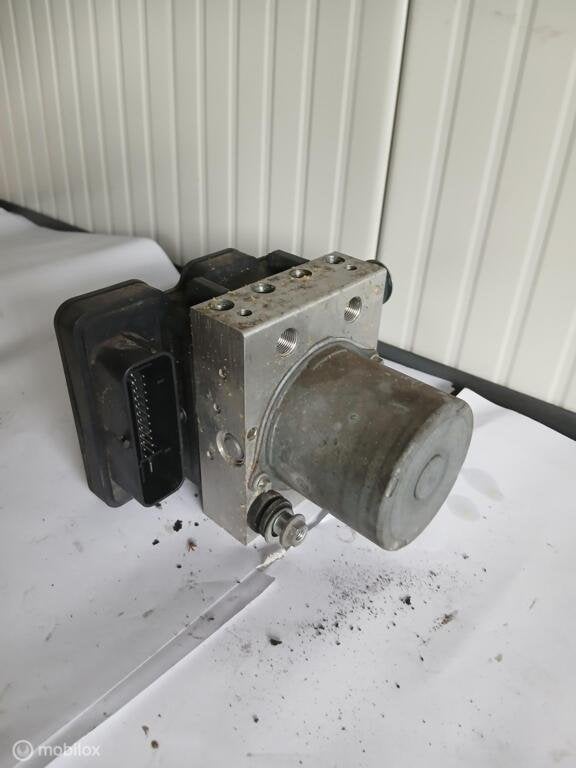 ABS pomp - M9029D9 - CCR03- BOSCH- AO192025, Enlèvement ou Envoi, Utilisé