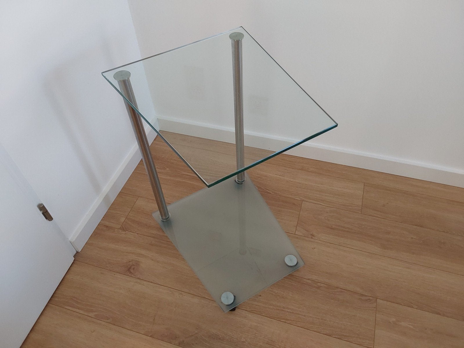 glazen bijzettafel op wieltjes, Ophalen