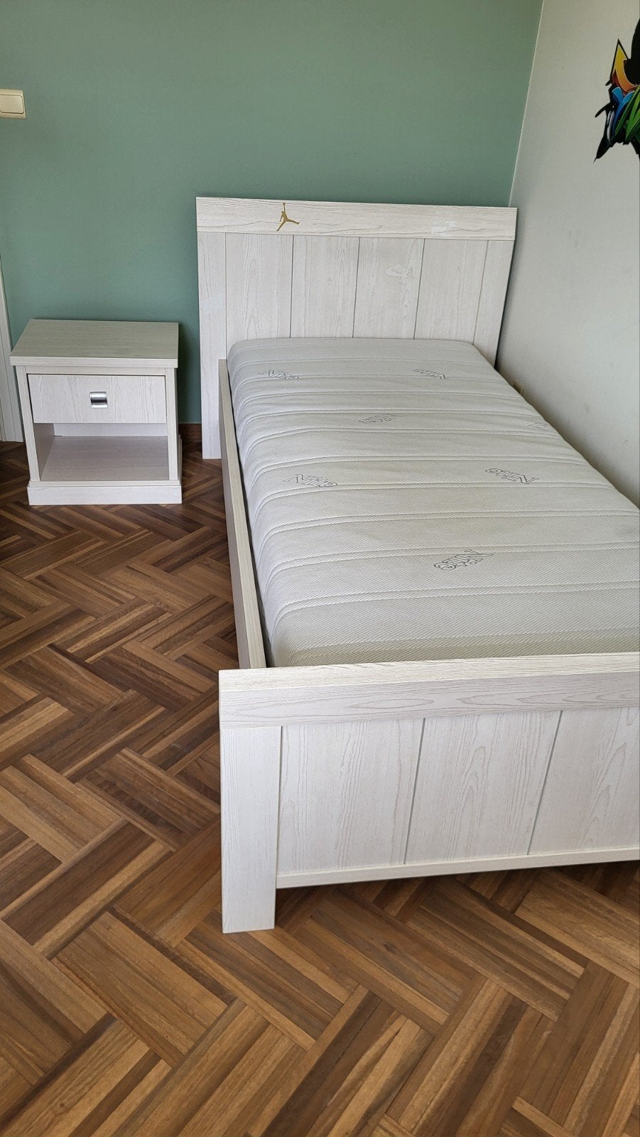 1-persoonsbed met bijhorend nachtkastje, Huis en Inrichting, Slaapkamer | Bedden, Ophalen