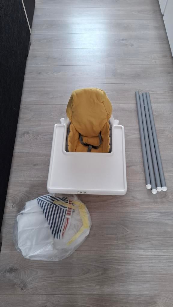 Ikea eetstoel nieuwstaat, Kinderen en Baby's, Kinderstoelen, Ophalen, Zo goed als nieuw, Overige typen, Gordel(s)