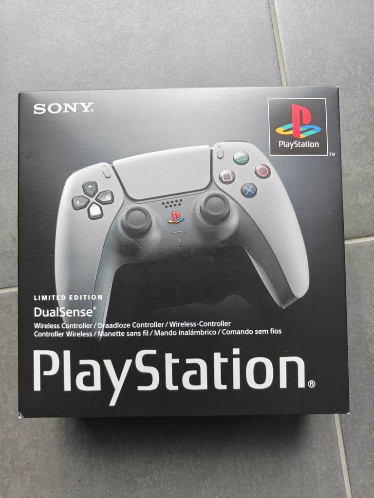 PlayStation DualSense wireless controller 30th anniversary, Ophalen of Verzenden, Controller