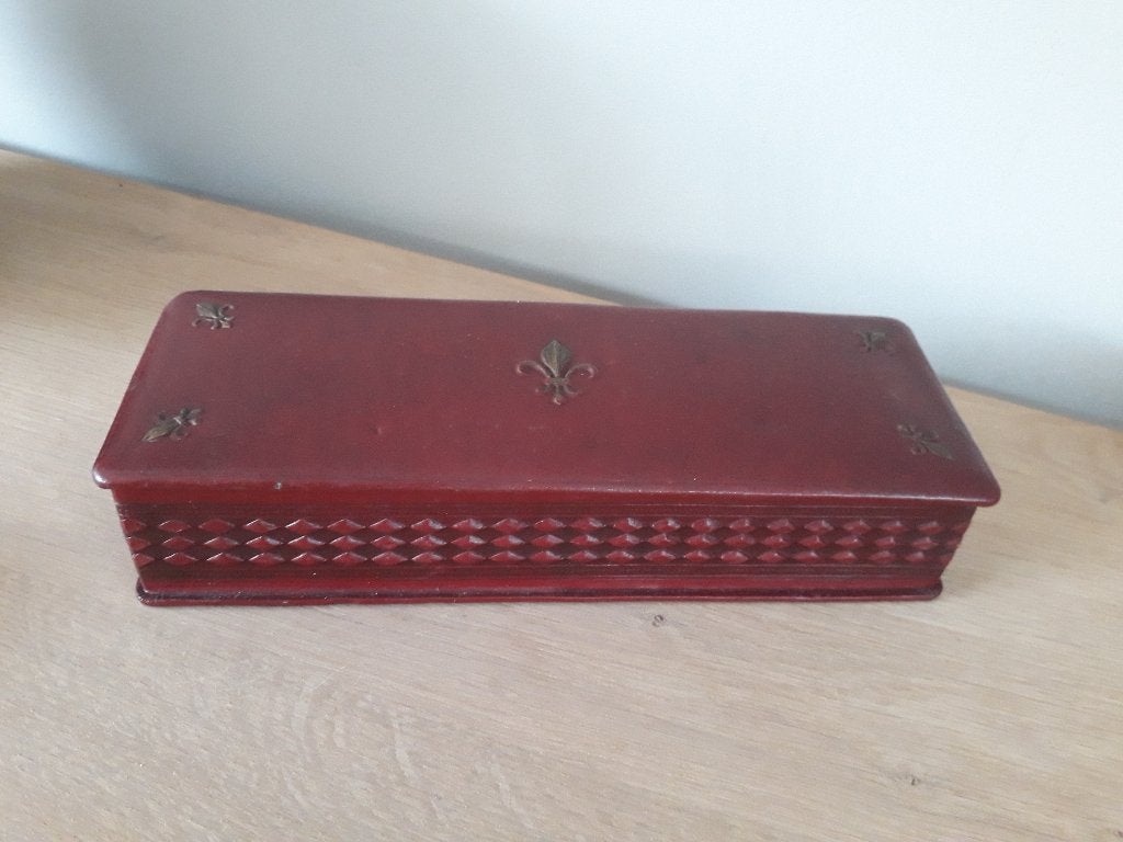doos leder fleur de lys bordeau, Ophalen of Verzenden