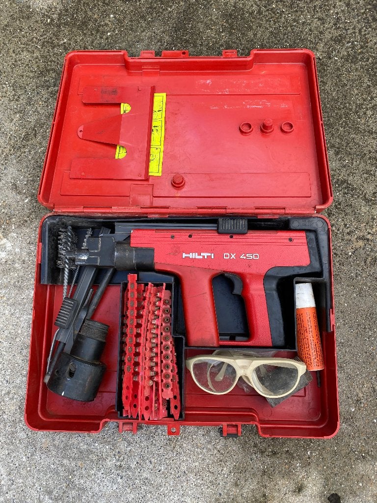 HILTI DX450 : CLOUEUR À POUDRE <<, Bricolage & Construction, Enlèvement, Utilisé