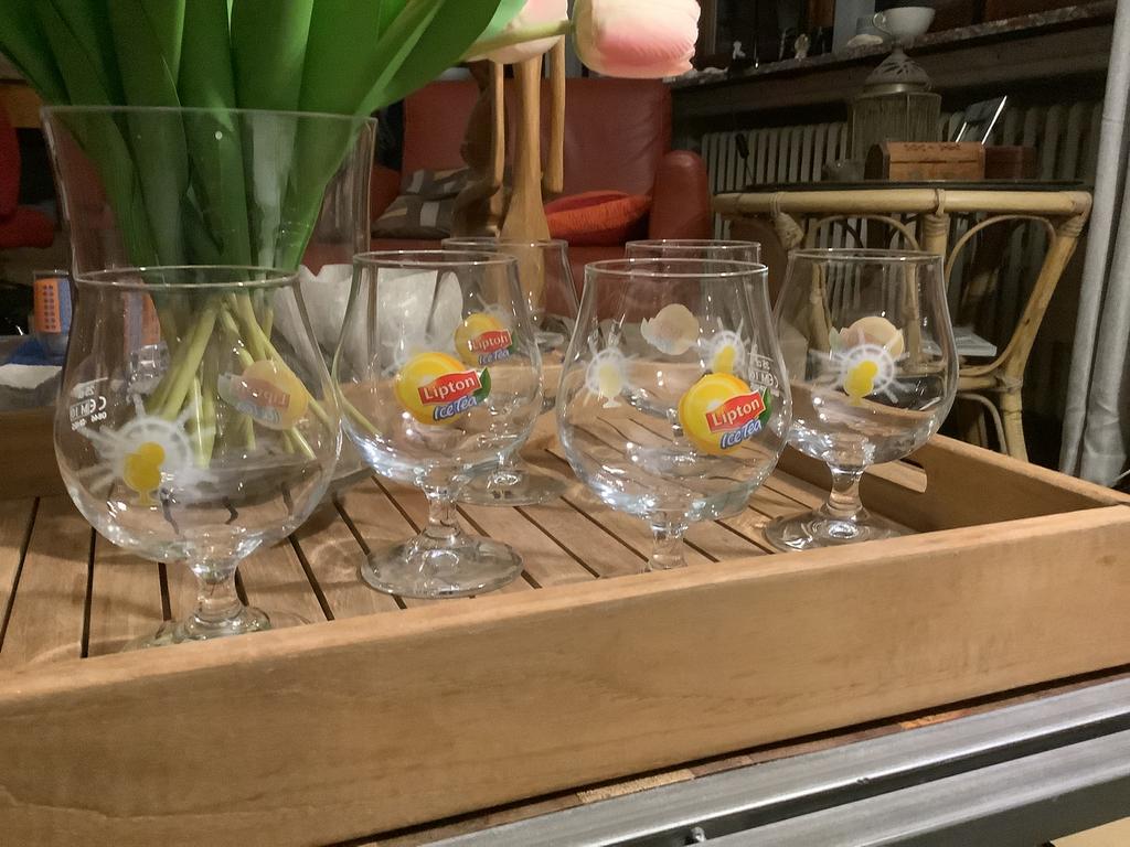 Ice Tea glaasjes op voet vintage/ 6 Stuks in de doos, Dieren en Toebehoren, Verzenden, Zo goed als nieuw