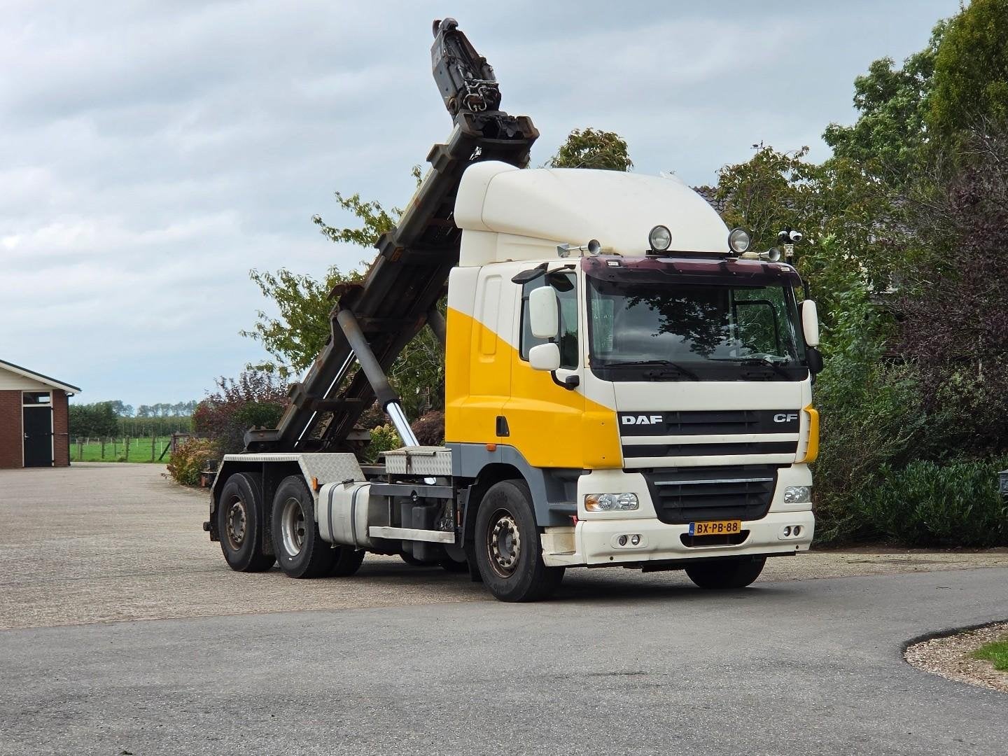 DAF FAN CF85 /410 6x2/HAAKARM/HANDGESCHAKELD! DK1323, Auto's, Euro 5, Wit, Bedrijf, 407 pk