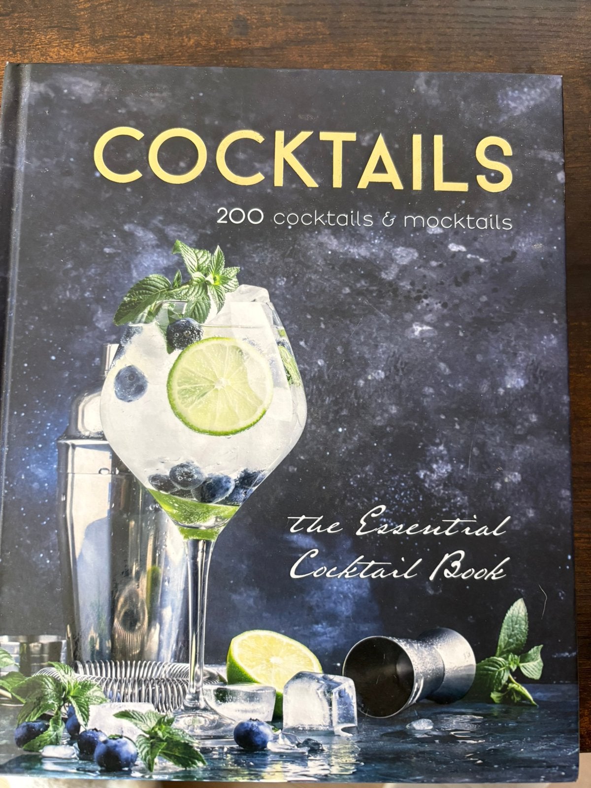 Cocktail & mocktail recepten boek, Boeken, Prentenboeken en Plaatjesalbums, Ophalen, Zo goed als nieuw