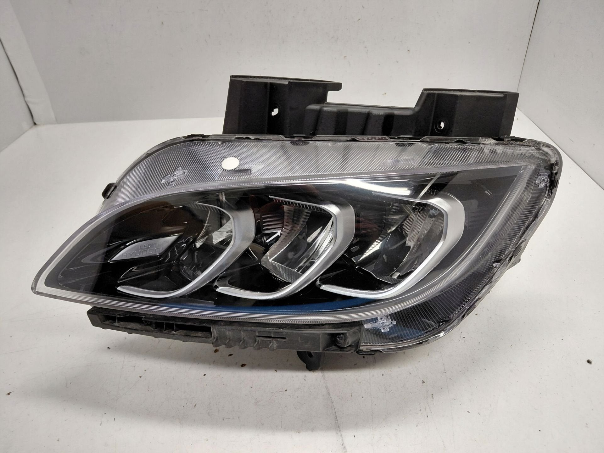 Hyundai Kona Lift Full Led Koplamp Links 92101J9600, Heolleung-ro 12
06797  Seoul, Info@hyundai.com, Utilisé, Hyundai