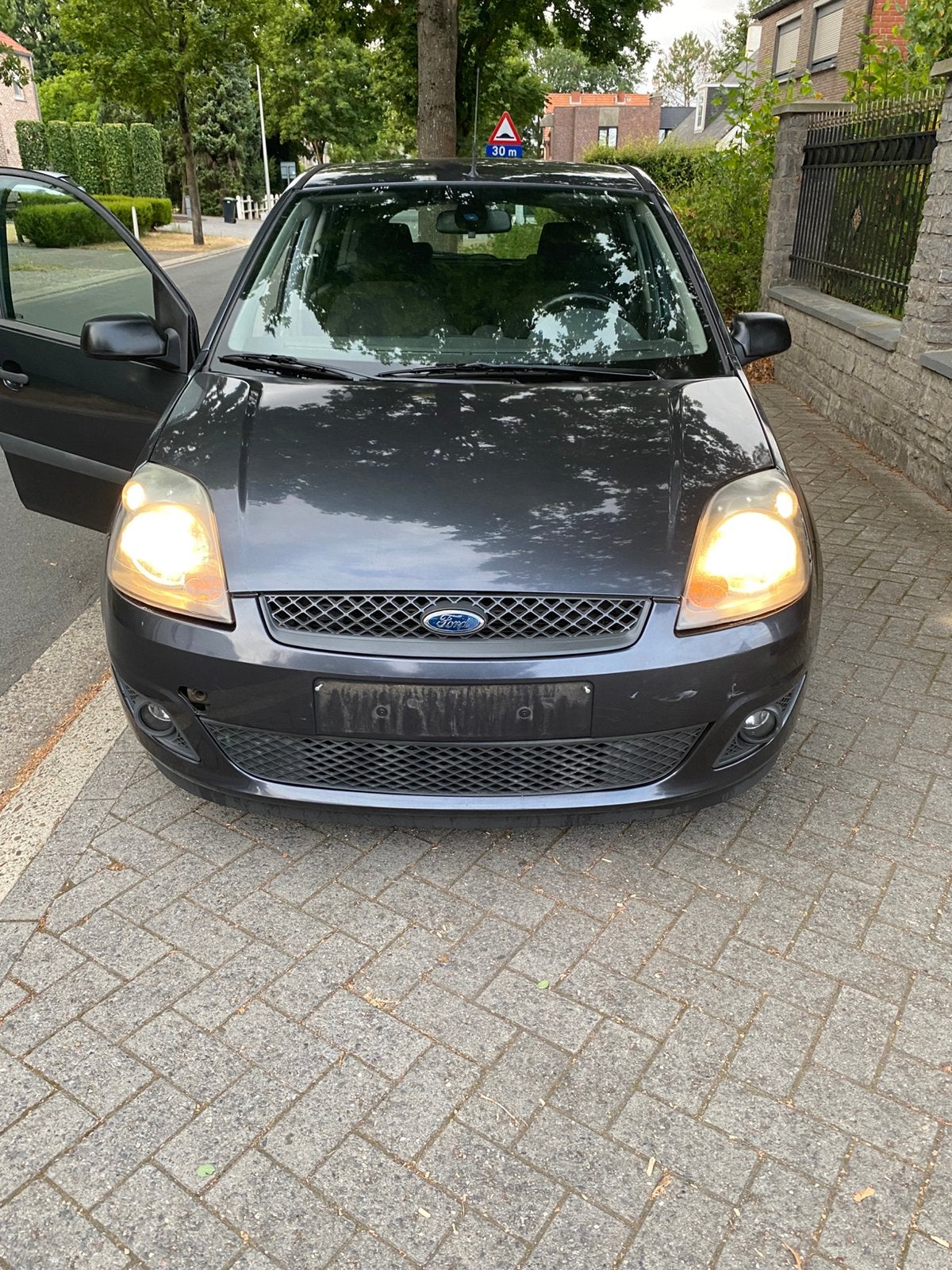 Ford fiesta gekeurd vvrk bj2007 1400benz 231000 km 1300eu, Stof, Zwart, Blauw, Particulier