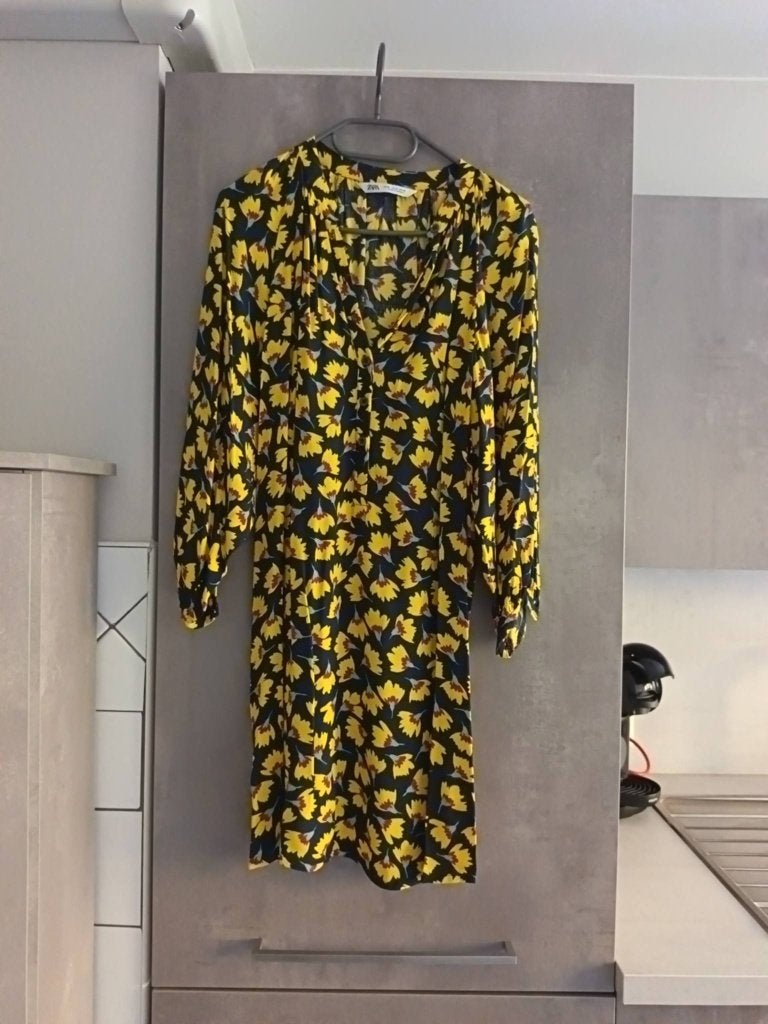 ZARA oversized geelblauwe bloemenjurk met lange mouwen M, Kleding | Dames, Jurken, Zara, Ophalen of Verzenden, Nieuw, Meerkleurig
