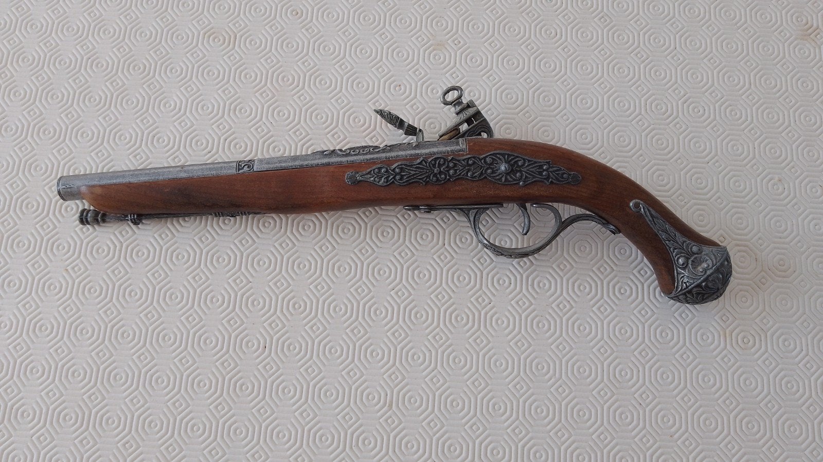 Ancien pistolet décoratif bois métal 45 cm, Enlèvement