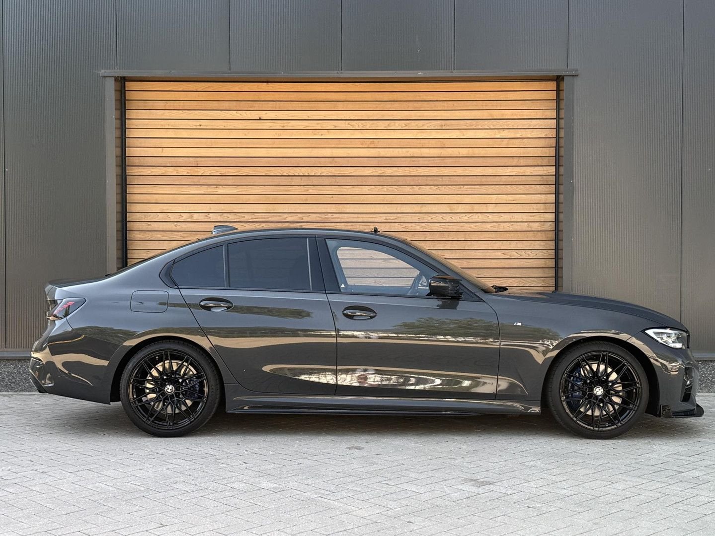 BMW 330 3-serie 330i High Executive LASER|HEAD-UP|H&K|PANO|C, Auto's, BMW, Automaat, Zwart, Bedrijf, Berline