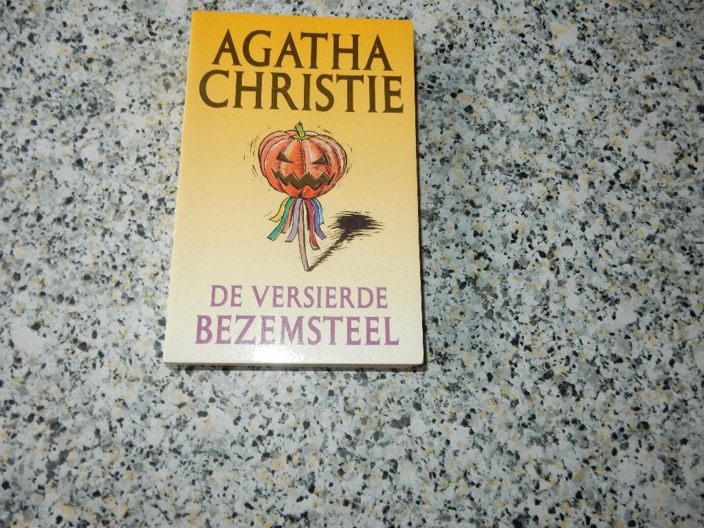 nr.849 - Detective: De versierde bezemsteel - A. Christie, Enlèvement ou Envoi, Utilisé, Agatha Christie
