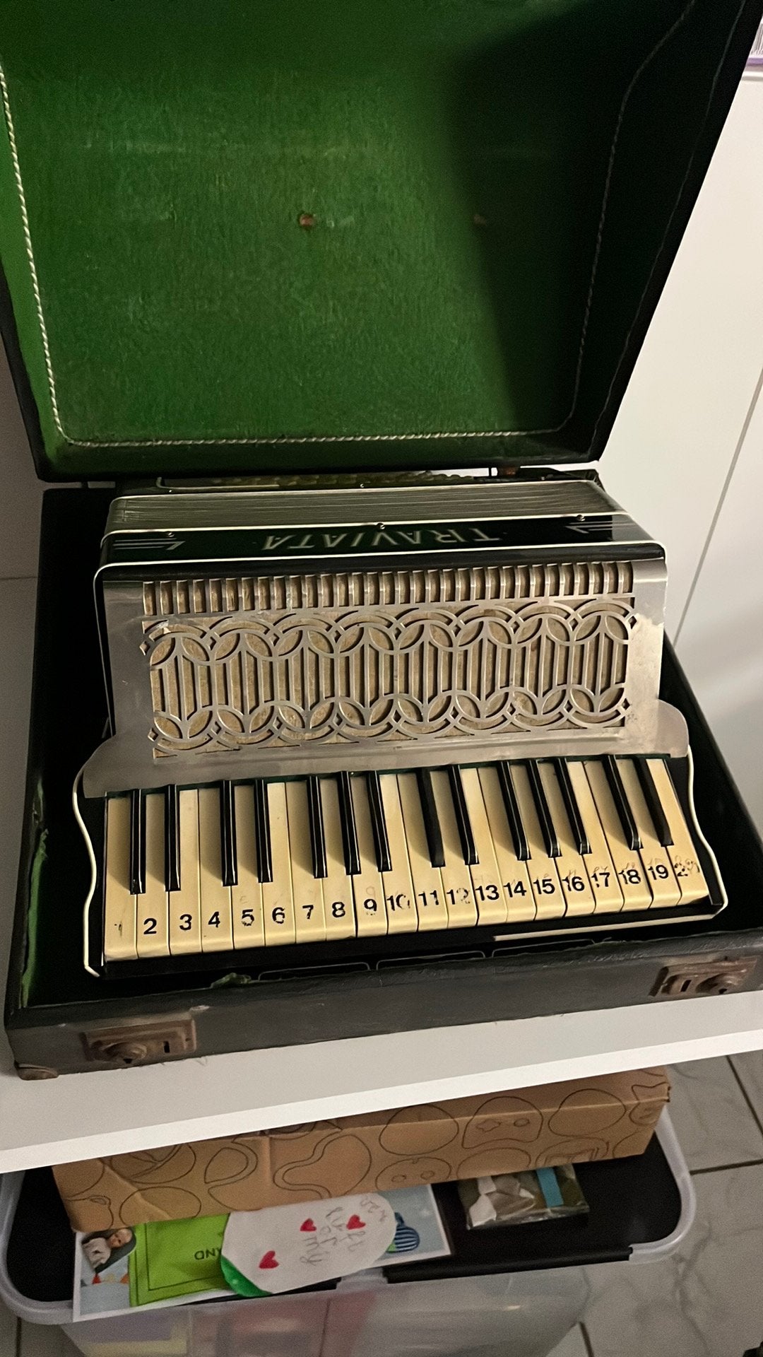 Oude accordeon traviata, Muziek en Instrumenten, Accordeons, Ophalen, Gebruikt