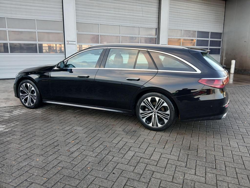 Mercedes-Benz E-Klasse 220 D Break Luxury Line | Distronic |, Auto's, Automaat, 197 pk, Gebruikt, 4 cilinders