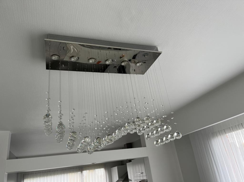 Lustre, Enlèvement, Utilisé