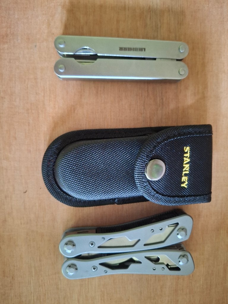 Lot de 2 pinces multifonctions, Vêtements | Femmes, Cintres, Enlèvement, Comme neuf, Métal, Adultes