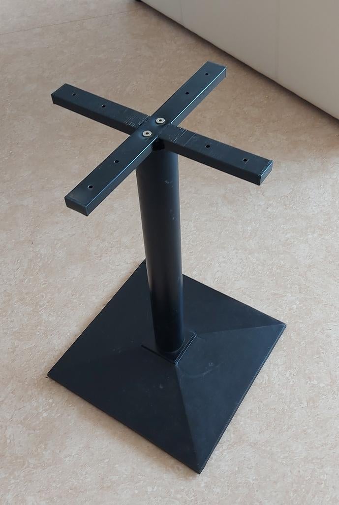 Pieds de table, Enlèvement