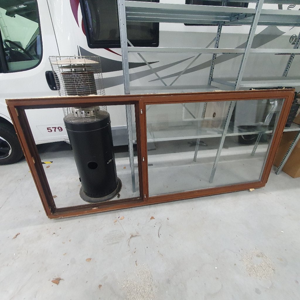 Houten raam, Meranti, met vleugel en dubbele beglazing, Doe-het-zelf en Bouw, Raamkozijnen en Schuifdeuren, Ophalen, Zo goed als nieuw