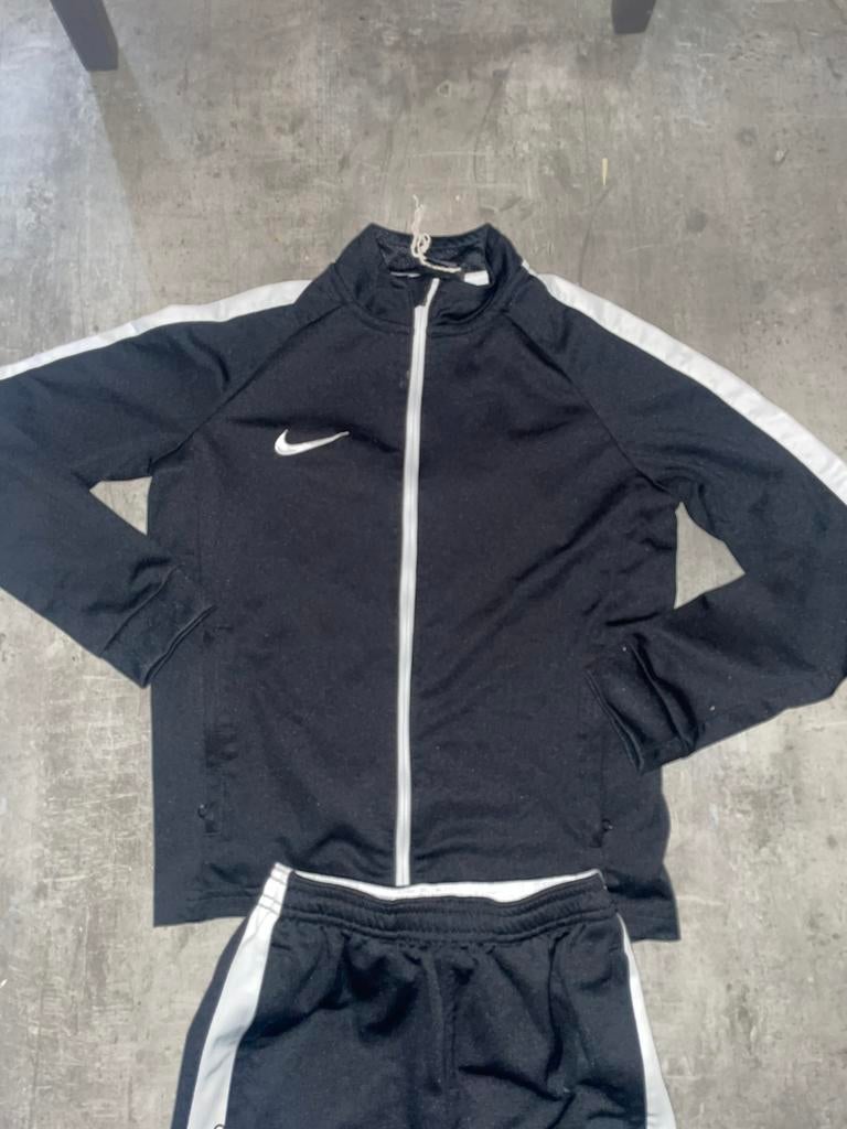 Trainingspak Nike, Maat M, Verzenden, Zo goed als nieuw, Trainingspak