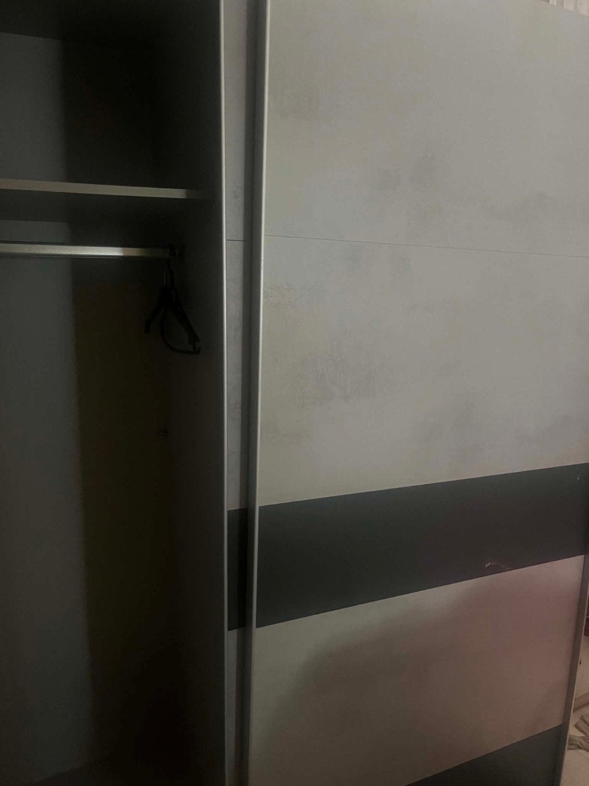 garde robe 2 portes a glisiere a reviser, Enlèvement