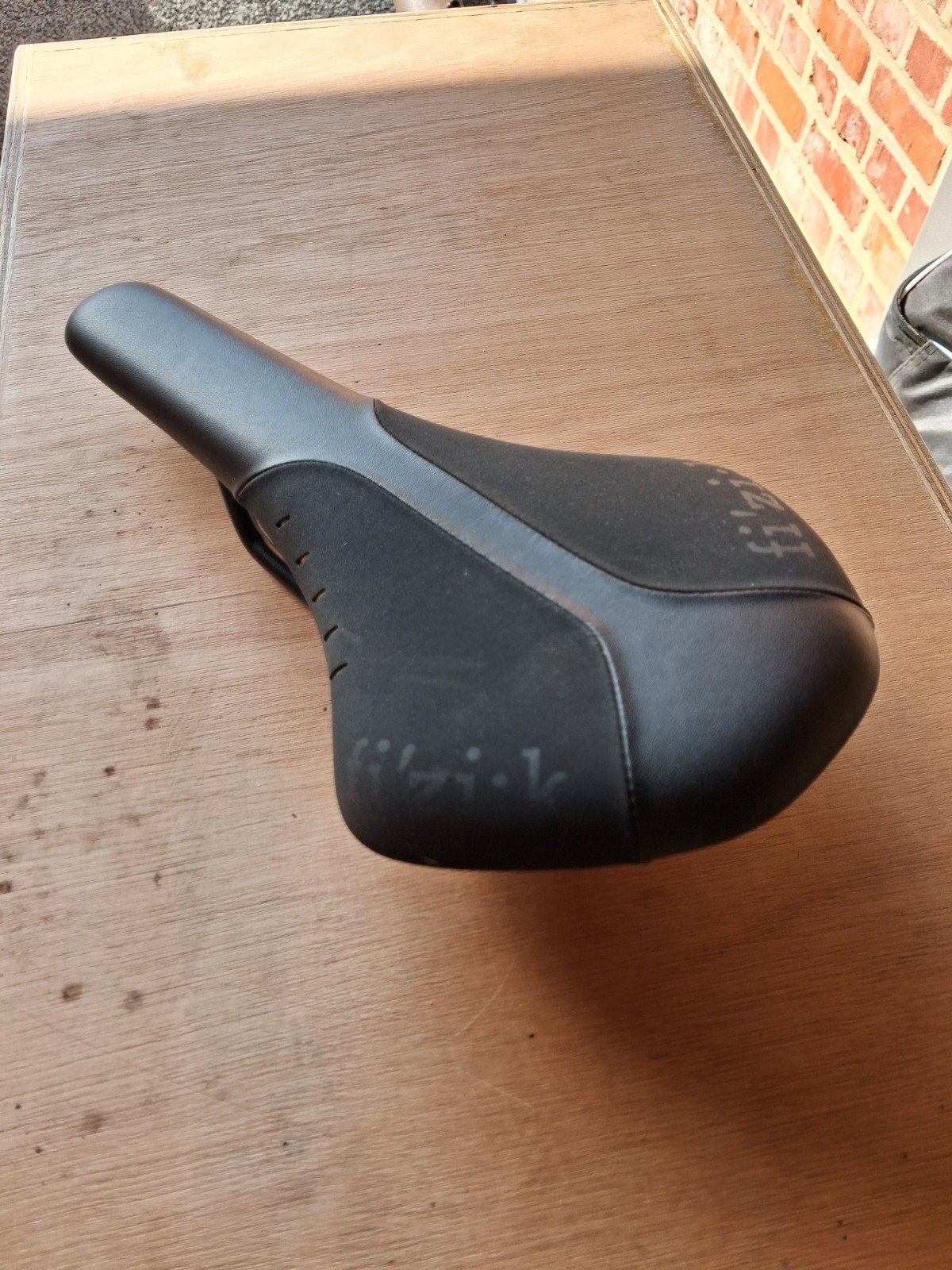 fietszadel Fizik r7, Enlèvement ou Envoi