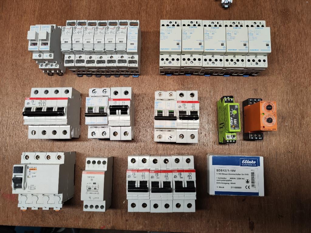 Allerlei elektrotechnisch materiaal Vynckier/ABB., Bricolage & Construction, Électricité & Câbles, Utilisé, Autres types, ABB