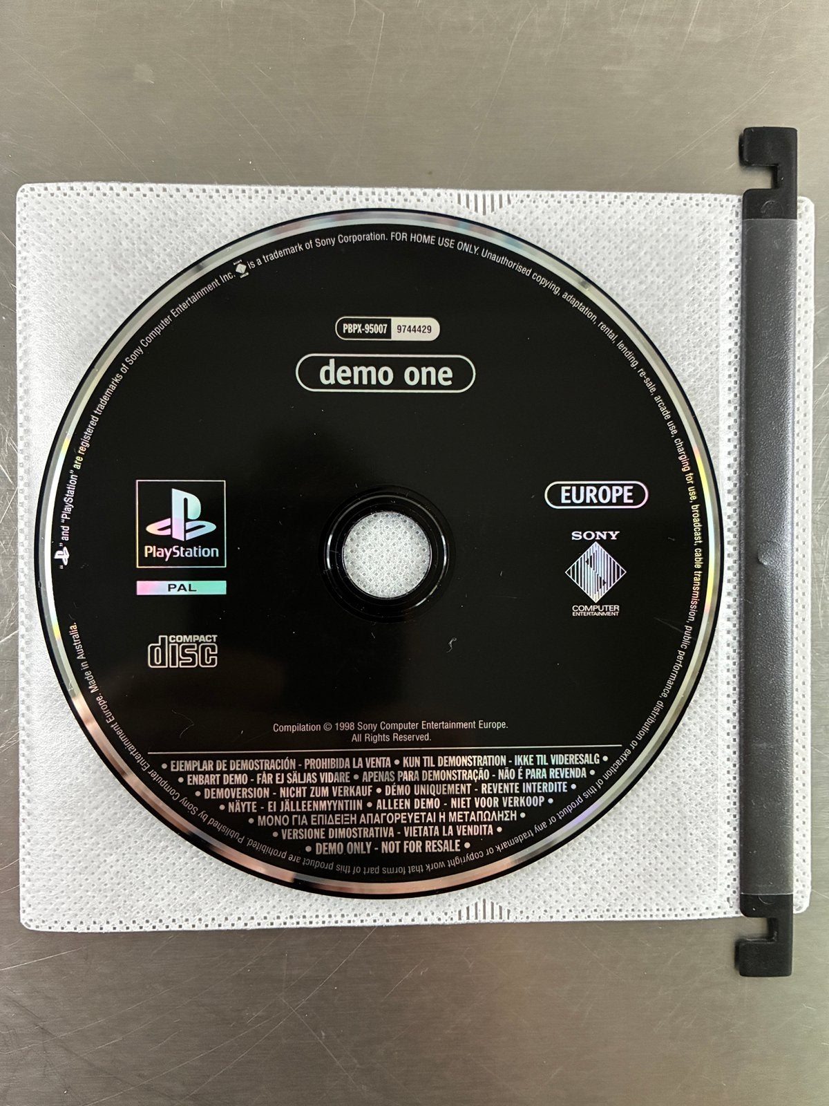 Demo One PlayStation 1 (PS1) - Zeldzame Demo Disc, Games en Spelcomputers, Verzenden, Zo goed als nieuw