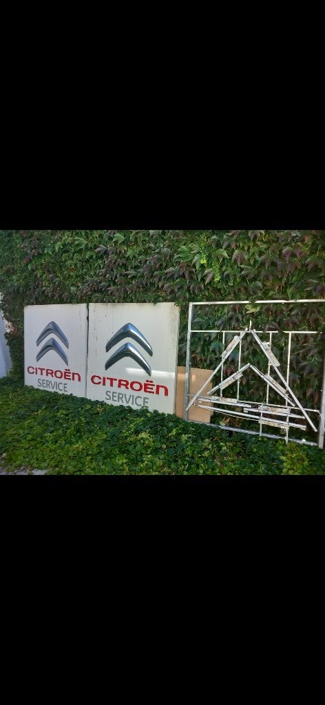 Grote lichtreclame citroen, Ophalen