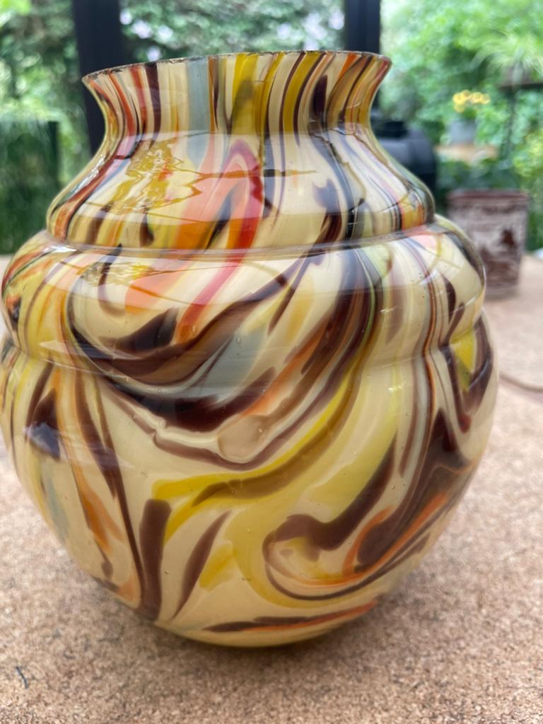 Vase art déco, Enlèvement