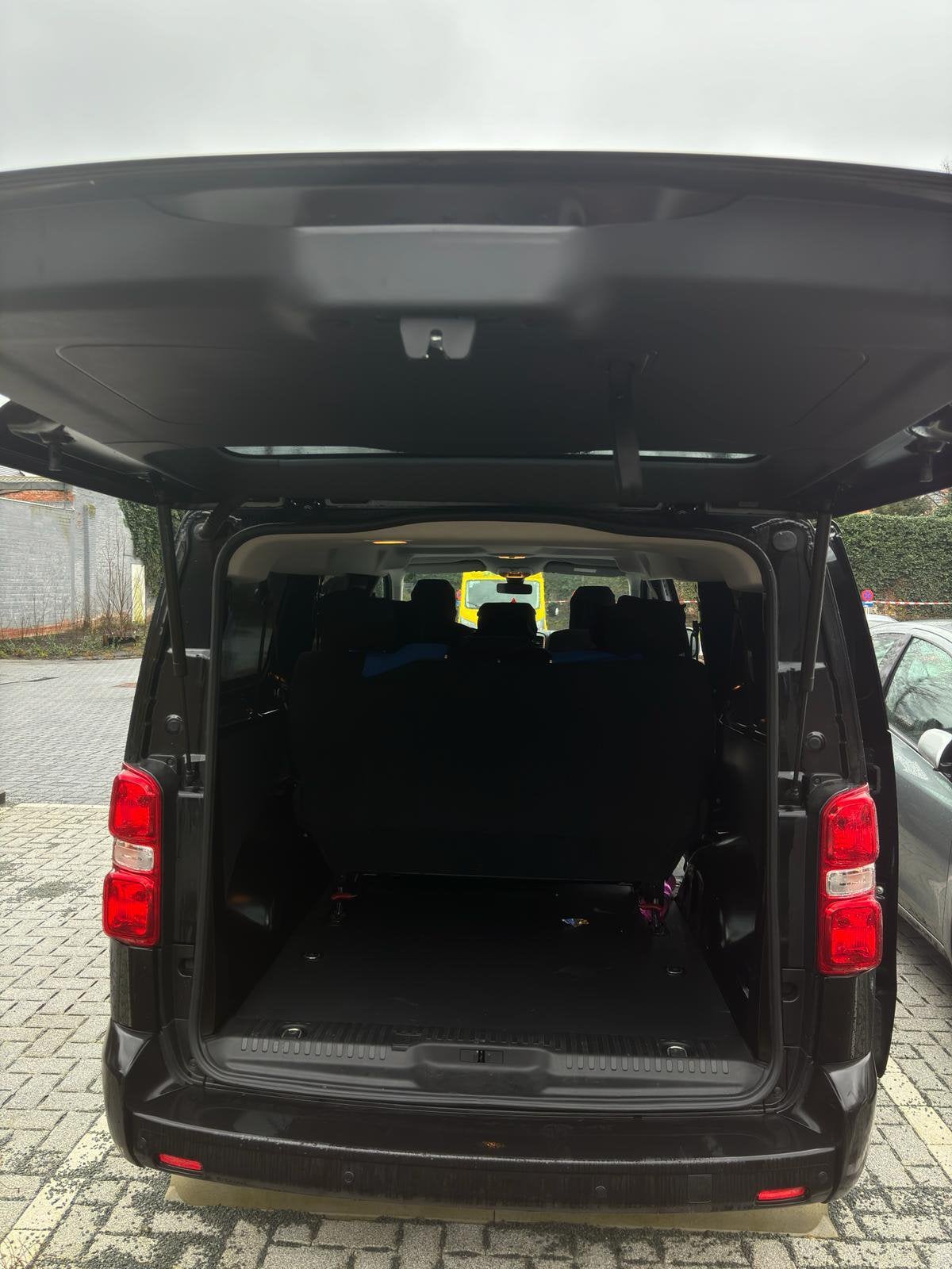 Opel Vivaro 2.0 Diesel L3  8 plaatsen  53.000 km 1e eigenaar, Auto's, Vivaro, Euro 6, Zwart, Particulier