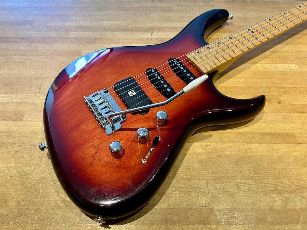 Cort 1998 S2000 Sterling Crimson Burst, Muziek en Instrumenten, Snaarinstrumenten | Gitaren | Elektrisch, Zo goed als nieuw, Solid body