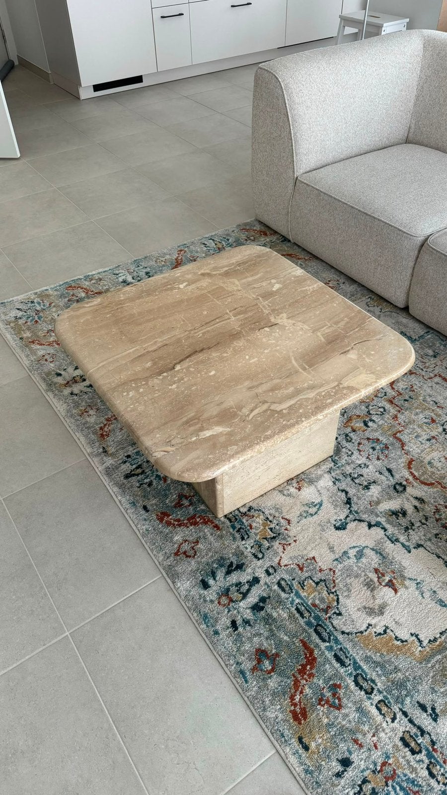 Meuble IKEA, Table basse, chaises, colonne décoration, Ophalen, Zo goed als nieuw