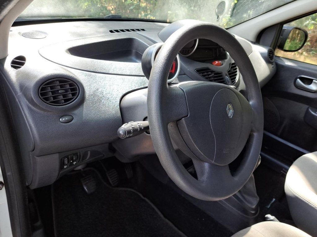 Twingo door omstandigheden T.E.A.B., Auto's, Renault, 4 cilinders, Wit, Particulier, Overige carrosserie