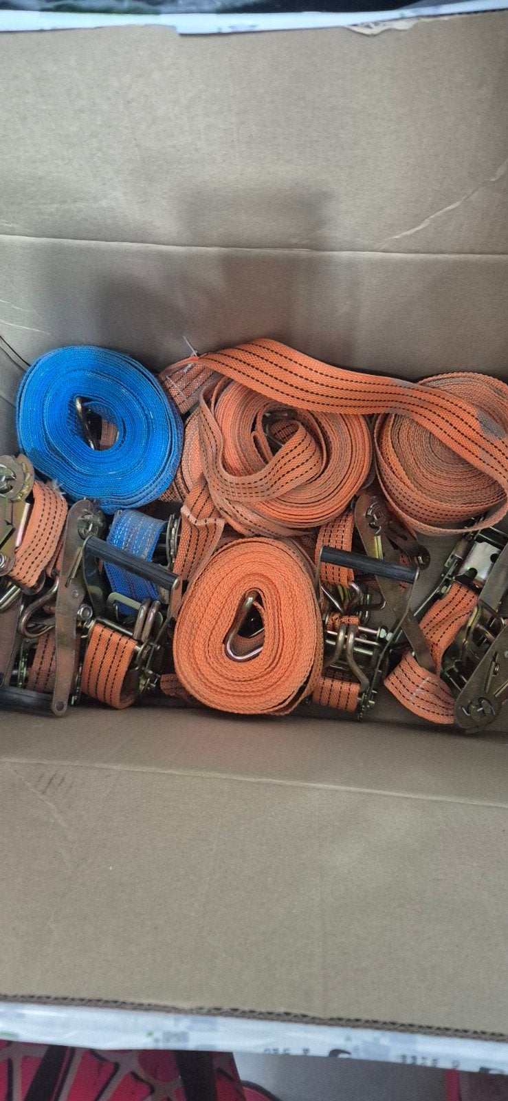 Lot de Sangles d'arrimage 8m/5t
Très peu servie
7€ pièce!!
‼, Enlèvement ou Envoi