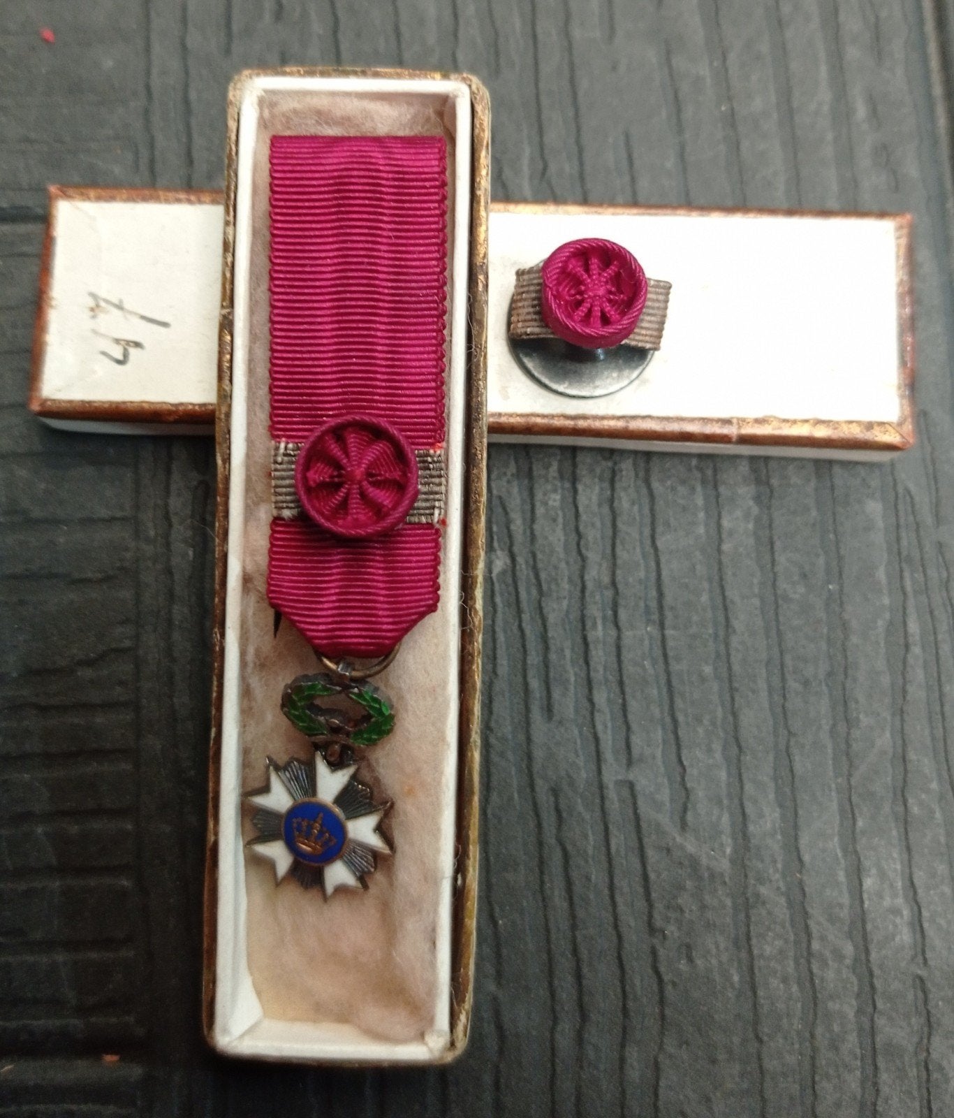 Miniature réduction commandeur ordre de la couronne boutonn., Collections