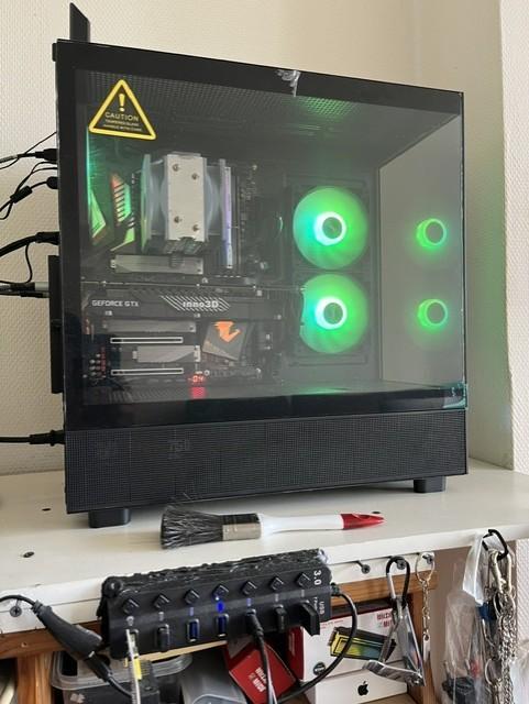 Budget Gaming PC i7-9de gen / Gtx 1080 Ti / 16Gb DDR4, Computers en Software, Zo goed als nieuw, Gaming, SSD, Asrock