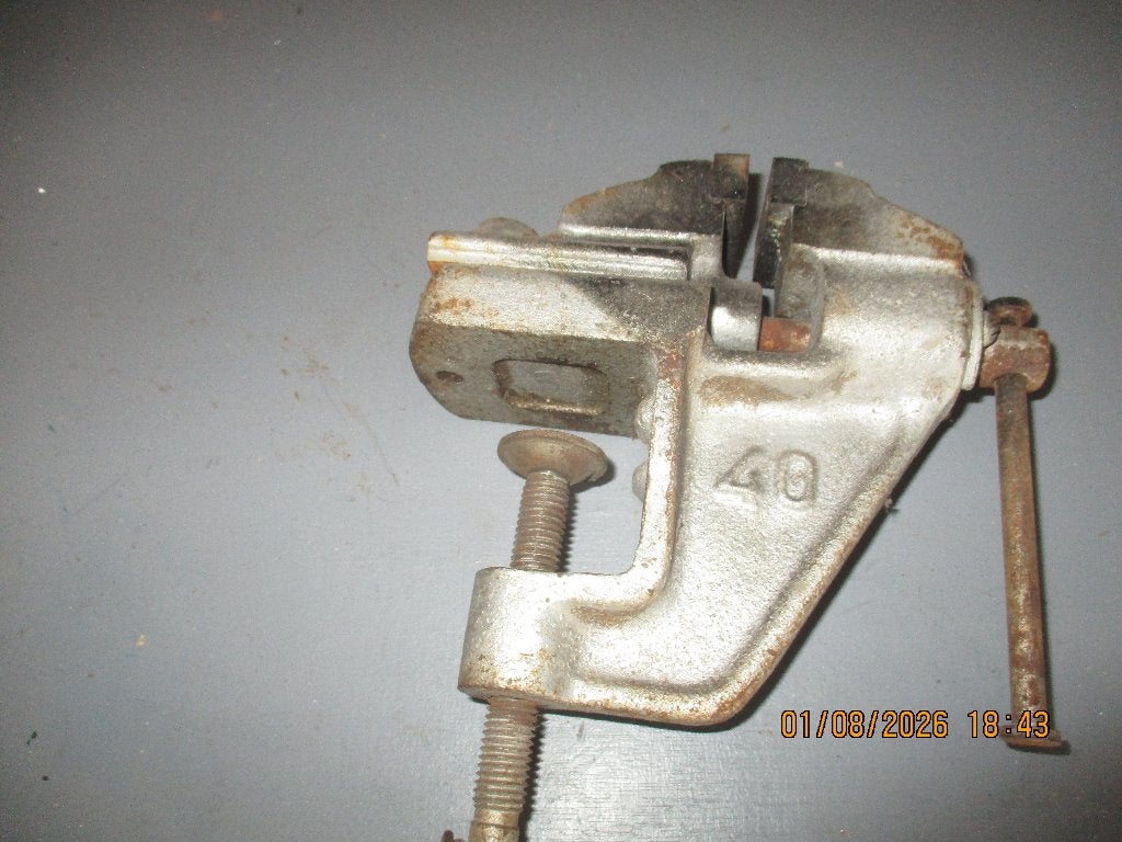 petit étau, Enlèvement, Utilisé, Moins de 70 cm, Étau